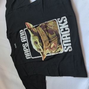 Baby Yoda graphic t-shirt